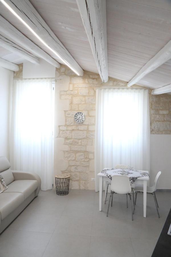 Palazzo Leonardo Apartment Шикли Екстериор снимка